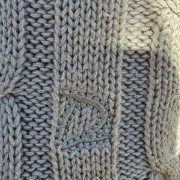 A gently used, Daily Women, pull over sweater, with a zippered neckline, Size M - Picture 6 of 8